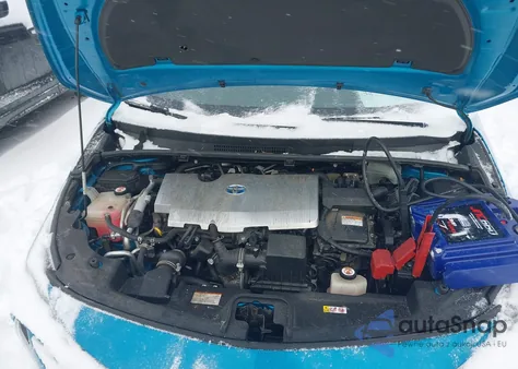 2019 Toyota Prius Prime Plus z USA, uszkodzony, nr VIN JTDKARFP9K3113249